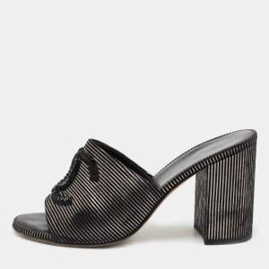 Pre Owned صندل شانيل جلد أسود سي سي مقاس 38