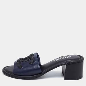 Pre Owned Chanel Dark Blue Leather Woven CC Slide Sandals Size 39