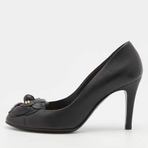 Pre Owned Chanel Black Leather CC Camellia Pumps Size 38