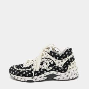 Pre Owned Chanel Black/White CC Logo Print Suede Runner Trainer Low Top Sneakers Size 38