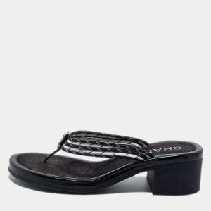 Chanel Black/White Fabric Embellished CC Thong Sandals Size 39