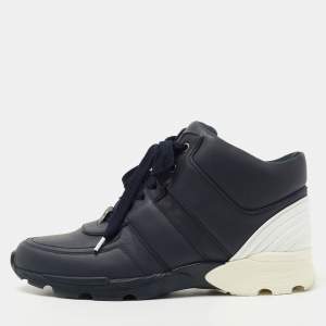 مملوكة مسبقًا Chanel Navy Blue/White Leather CC High Top Sneakers Size 40