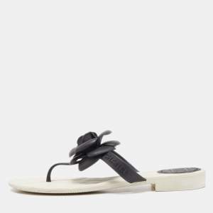 Pre Owned Chanel Black/White Rubber Accent Camellia Thong Flats Size 37