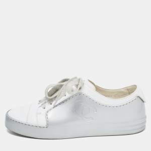 Pre Owned Chanel White/Grey Leather and Rubber CC Low Top Sneakers Size 37