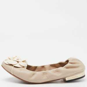 Pre Owned Chanel Beige/White Leather CC Camellia Scrunch Ballet Flats Size 37