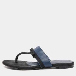 Pre Owned Chanel Navy Blue/Black Leather and Fabric CC Bow Thong Flats Size 37
