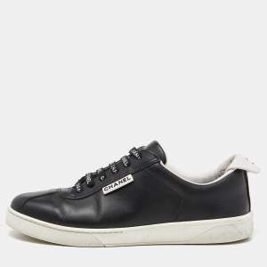 Pre Owned Chanel Black/White Leather CC Low Top Sneakers Size 38.5