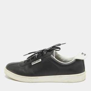 مملوكة مسبقًا Chanel Black Leather Logo Lace Up CC Low Top Sneakers Size 41