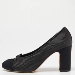 Pre Owned Chanel Black Woven Raffia and Canvas Bow CC Cap Toe Block Heel Pumps Size 39
