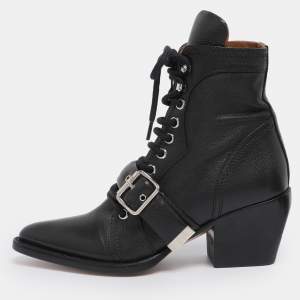 مملوكة مسبقًا Chloe Black Leather Lace Up Booties Size 35