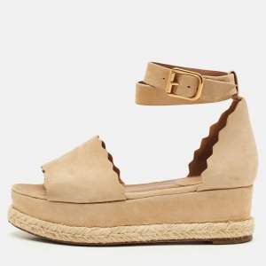 مملوكة مسبقًا Chloe Size 37 Tan Scalloped Suede Wedge Sandals