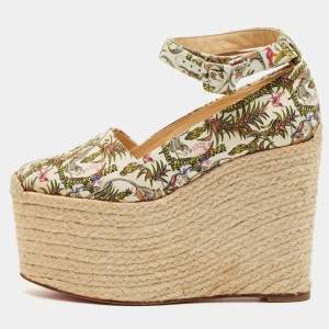 مملوكة مسبقًا Christian Louboutin Dehia Size 35 Multicolor Canvas Wedge Pumps