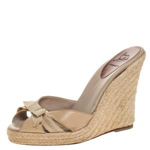 مملوكة مسبقًا Christian Louboutin Beige Bow Espadrille Wedge Slides Size 39