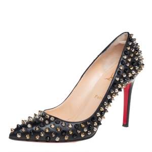 مملوكة مسبقًا Christian Louboutin Black Leather Pigalle Spikes Pumps Size 38.5