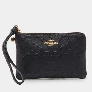 مملوكة مسبقًا Coach Black Signature Embossed Leather Zip Wristlet
