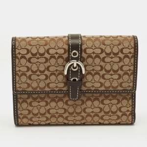 مملوكة مسبقًا محفظة كوتش ثلاثية الطية جلد وقماش شهيرة بني/بيج مع مشبك