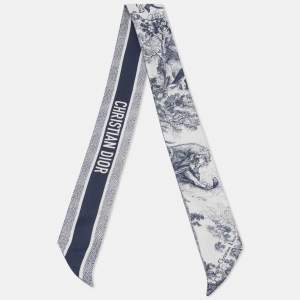 مملوكة مسبقًا Christian Dior Navy Blue Toile de Jouy Sauvage Silk Mitzah Scarf