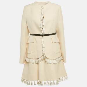 مملوكة مسبقًا طقم جاكيت وفستان ديور صوف مزيج بلون البيج مع تفاصيل شراشيب مقاس كبير (لارج)