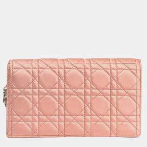 مملوكة مسبقًا Christian Dior 2019 Pink Satin Cannage Wallet on Chain