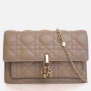 مملوكة مسبقًا Dior Lambskin Daily Pouch With Chain