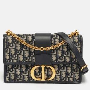 مملوكة مسبقًا Dior 30 Montaigne Navy Blue Oblique Canvas and Leather Shoulder Bag