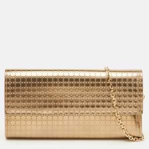 مملوكة مسبقًا Dior Lady Dior Croisiere Gold Microcannage Patent Leather Wallet On Chain