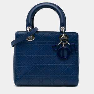 مملوكة مسبقًا حقيبة ديور ليدي ديور متوسطة زرقاء عجل مطفأة للغاية بنقشة كاناج