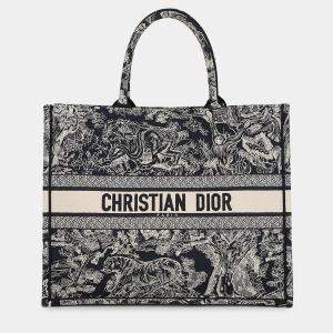 Pre Owned Dior Toile De Jouy Reverse Embroidery Book Tote Ecruwhite/Blue Canvas Size Large