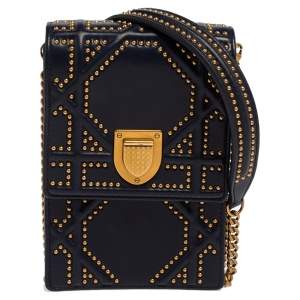 مملوكة مسبقًا Dior Navy Blue Leather Studded Diorama Vertical Chain Clutch