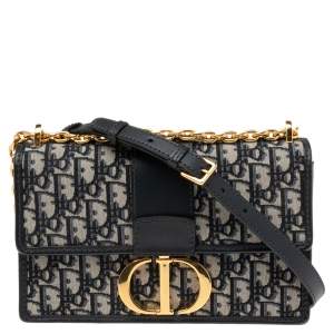 مملوكة مسبقًا Dior Navy Blue Oblique Canvas and Leather Montaigne 30 Flap Shoulder Bag