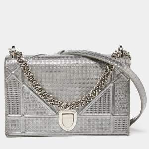 Pre Owned Dior Silver Microcannage Patent Leather Medium Diorama Flap Shoulder Bag