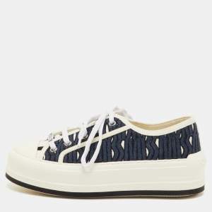 مملوكة مسبقًا حذاء رياضي ديور قماش مطرز أزرق بحري/أبيض مشي د�يور منخفض من الأمام مقاس 37.5