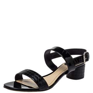 مملوكة مسبقًا صندل ديور كاناج جلد مبطن لامع أسود بحزام كاحل مقاس 40