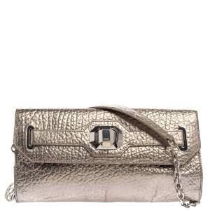مملوكة مسبقًا DKNY Metallic Grey Leather Flap Chain Clutch