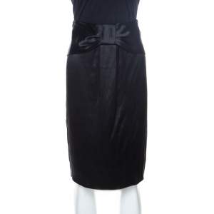 مملوكة مسبقًا تنورة دولتشي أند غابانا تفاصيل فيوكة خصر ساتان سوداء M