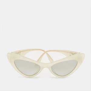 مملوكة مسبقًا نظارة شمسية دولتشي أند غابانا دي جي 4368 لوجو لؤلؤي أبيض/رمادي عيون القطة