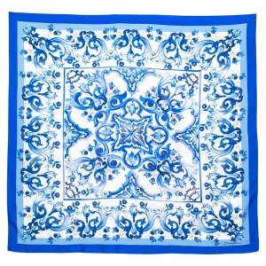 مملوكة مسبقًا Dolce & Gabbana Blue Majolica Printed Silk  Square Scarf