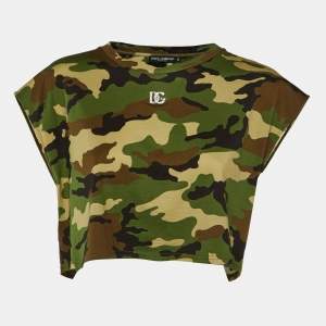 Pre Owned Dolce & Gabbana Green Logo Detail Camouflage Print Jersey Crop T-Shirt S