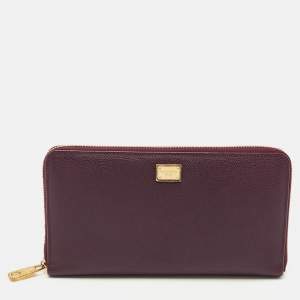 مملوكة مسبقًا Dolce & Gabbana Logo Purple Leather Zip Around Clutch
