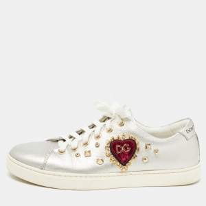 مملوكة مسبقًا Dolce & Gabbana Silver Leather DG Heart Low Top Sneakers Size 36