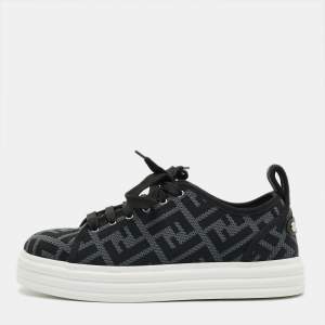 مملوكة مسبقًا Fendi Size 38 Black/Grey Fabric FF Motif Platform Sneakers