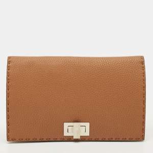 مملوكة مسبقًا محفظة فندي بيكابو جلد بني سيلييريا