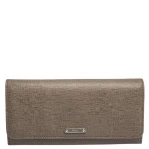Pre Owned Fendi Beige Leather Flap Continental Wallet