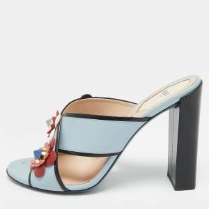مملوكة مسبقًا Fendi Flowerland Size 41 Light Blue/Black Leather Criss Cross Slide Sandals
