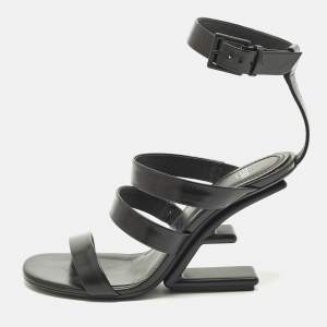 مملوكة مسبقًا صندل فندي جِلْد أَسْوَد وَيج سِيُور مقاس 36