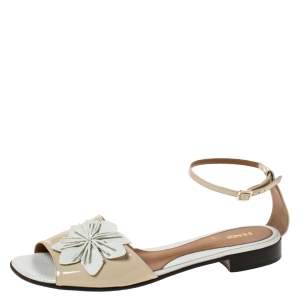 Fendi White/Beige Lizard And Patent Leather Appliqued Flower Ankle Strap Flat Sandals Size 40