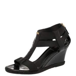 Pre Owned صندل كعب روكي فندي إسبادريل بسير حرف تي مطاط وجلد لامع أسود مقاس 38.5