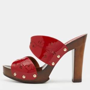 مملوكة مسبقًا Fendi Red Patent Leather Laser Cut-Out Platform Open Toe Sandals Size 37