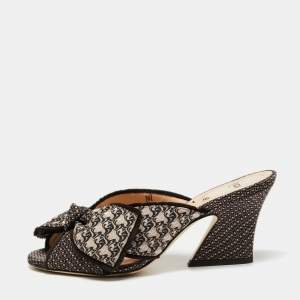 Pre Owned Fendi Brown Fabric  Slide Sandals Size 37.5