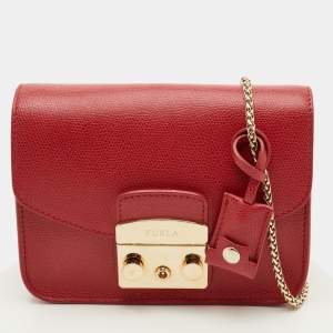 مملوكة مسبقًا Furla Metropolis Mini Red Leather Flap Chain Shoulder Bag